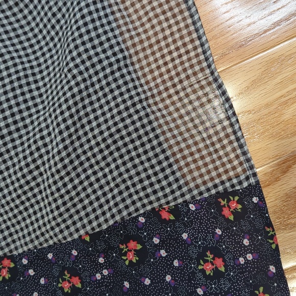 Modcloth Black floral dress with cross pattern center Small NWT - Picture 5 of 11